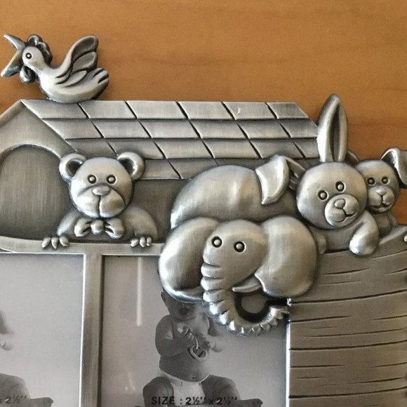 Vintage pewter children's photo frame holding four photos - Picture 6 of 9